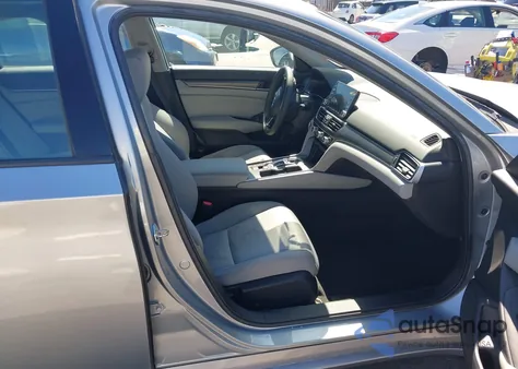 2019 Honda Accord Hybrid from USA, damaged, VIN 1HGCV3F17KA000334